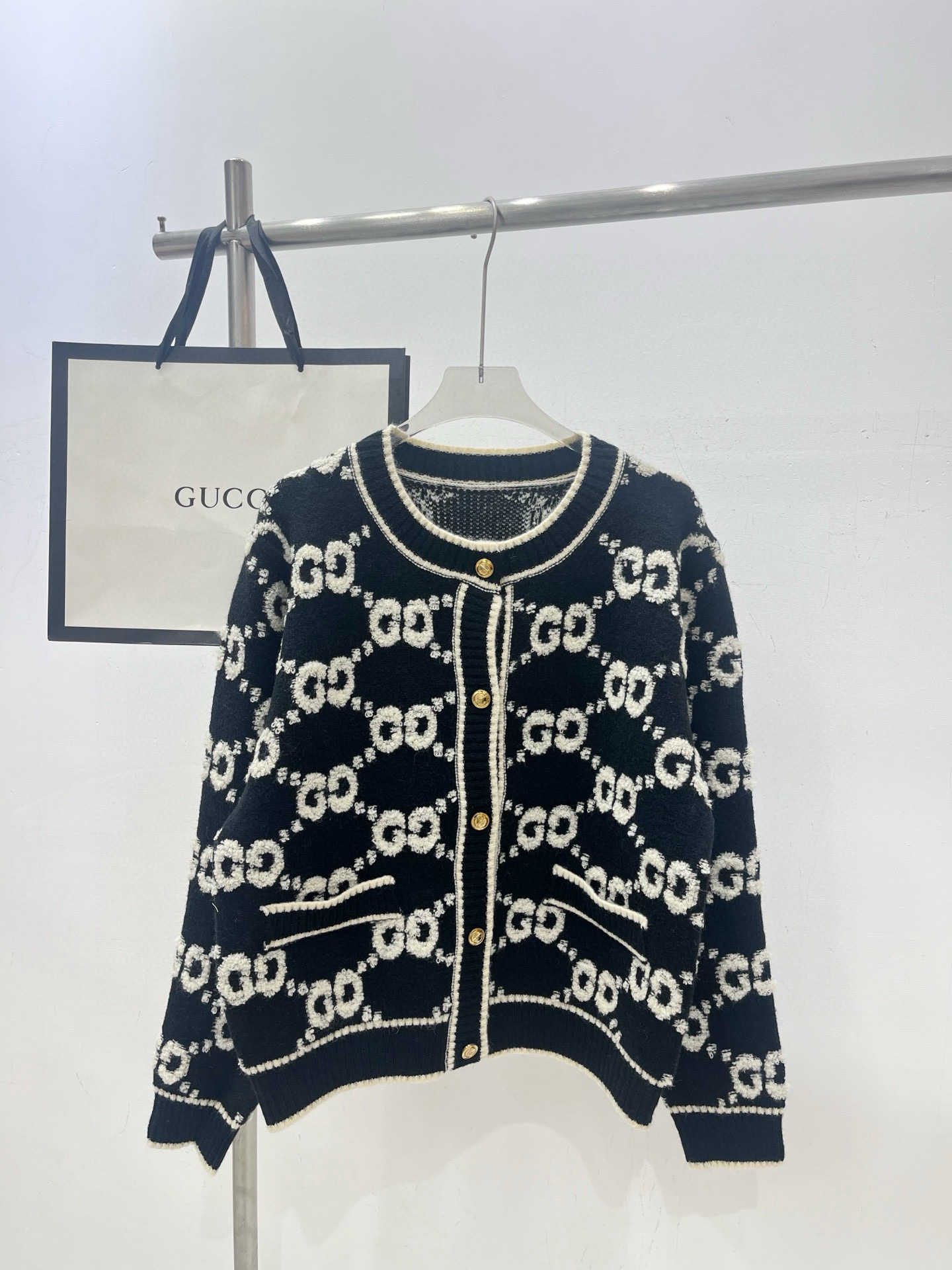 GUCCI ニットカーディガン 6色入 5枚組 レディース - 画像 4