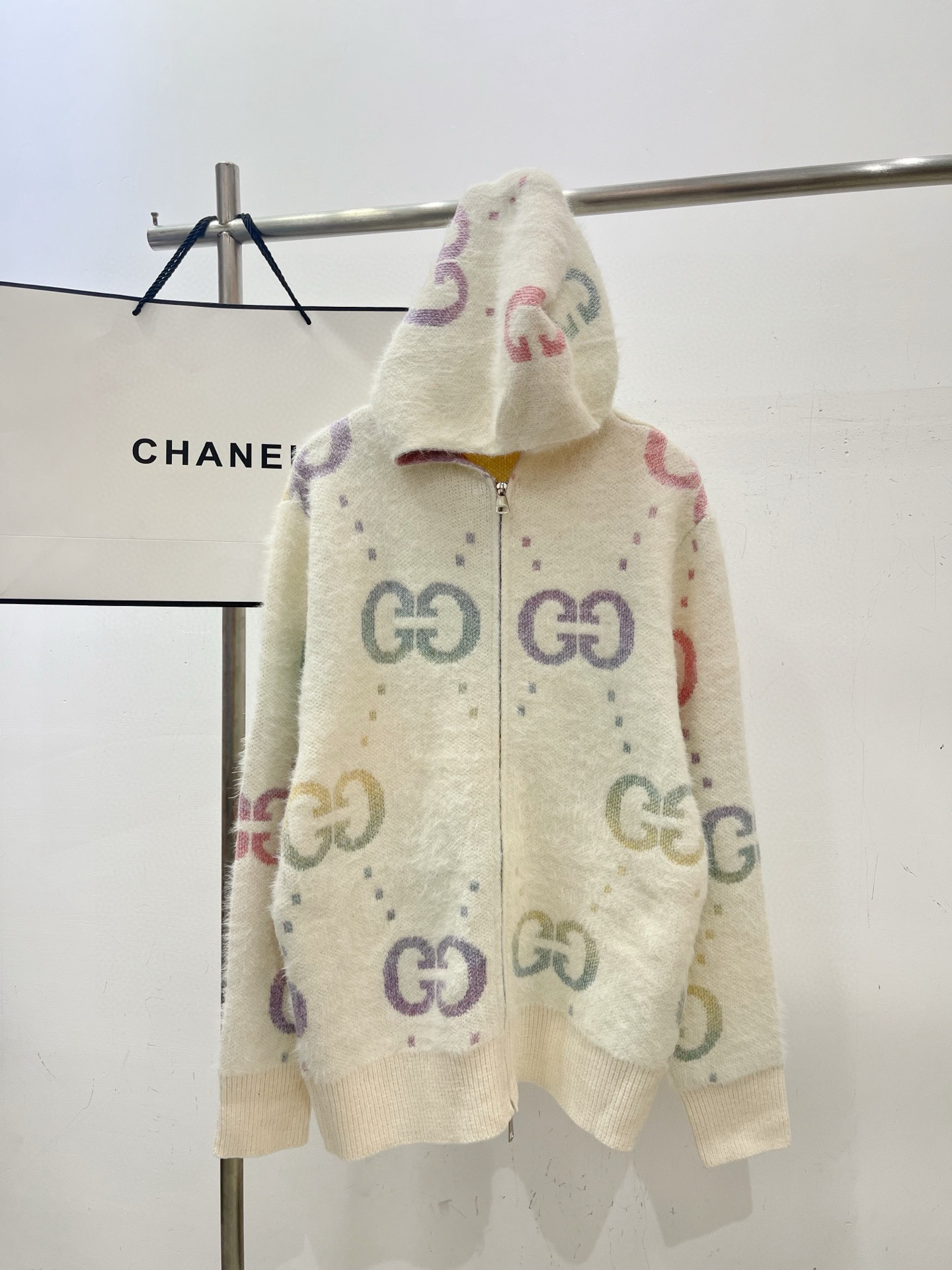 GUCCI ファー風ジップアップパーカー 4色入