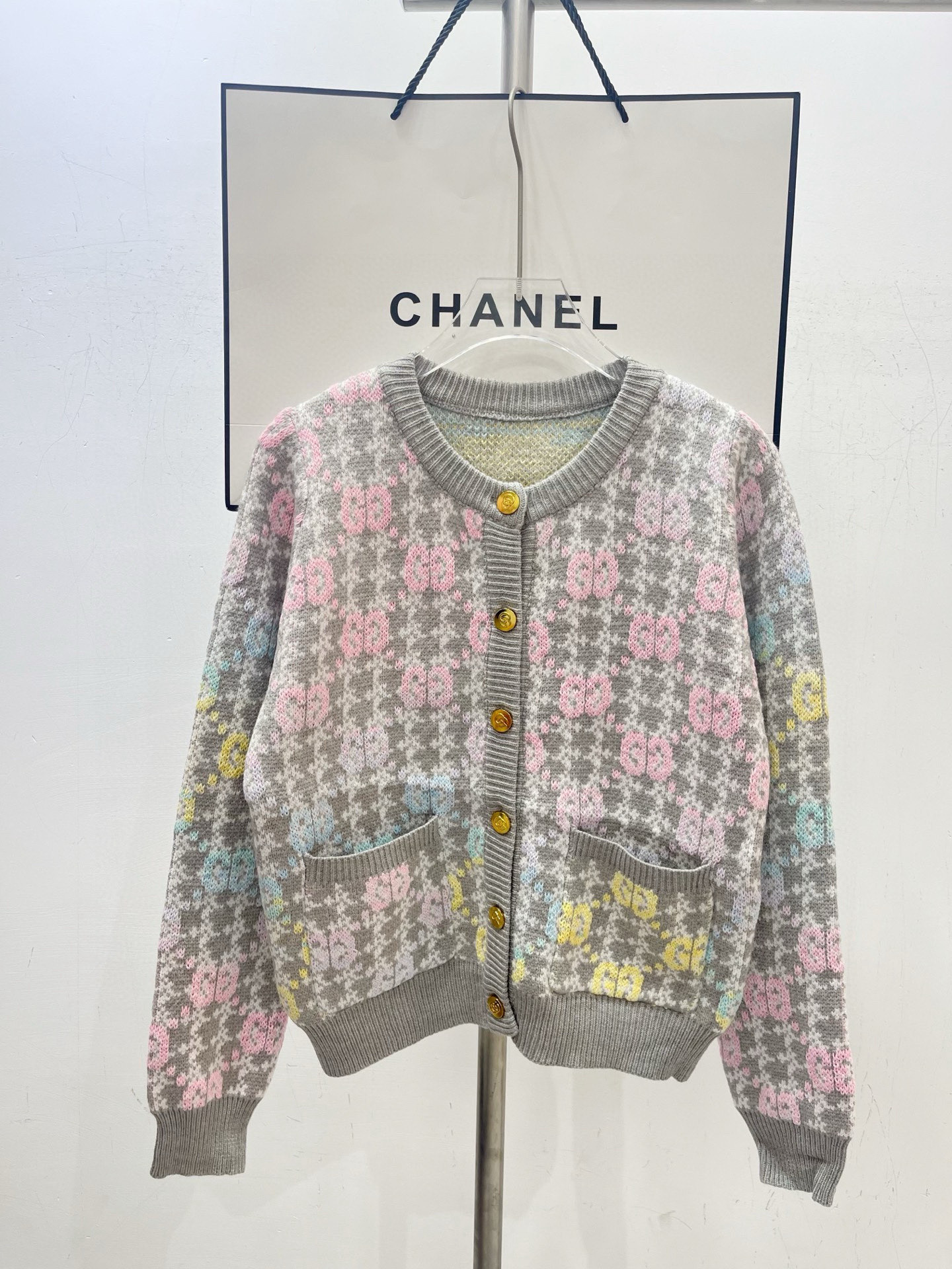 GUCCI レディース カーディガン ミックスカラーデザイン 3色入 - 画像 3