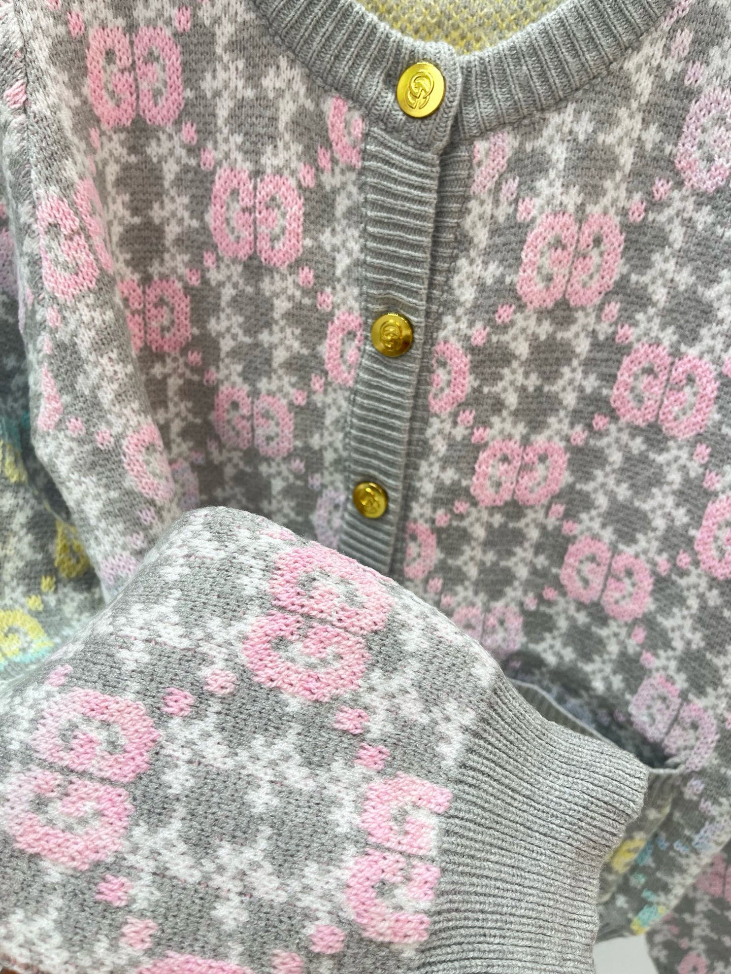 GUCCI レディース カーディガン ミックスカラーデザイン 3色入 - 画像 6