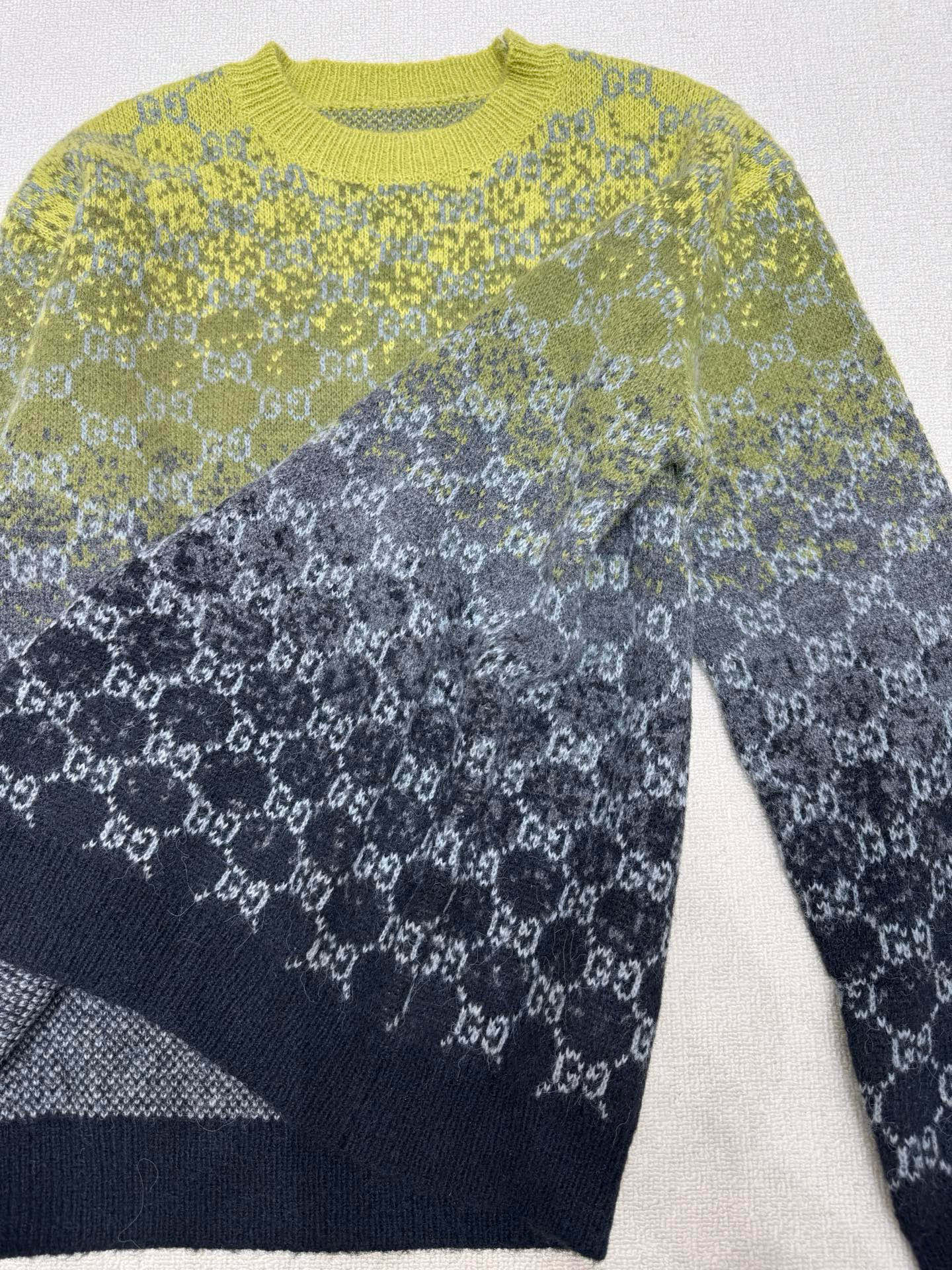 GUCCI ニット 3色入 グラデーション柄 レディース - 画像 4