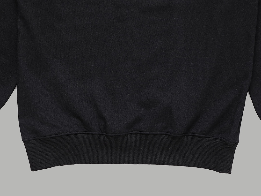 GUCCI ロゴスウェットシャツ 黒 1色 - 画像 4