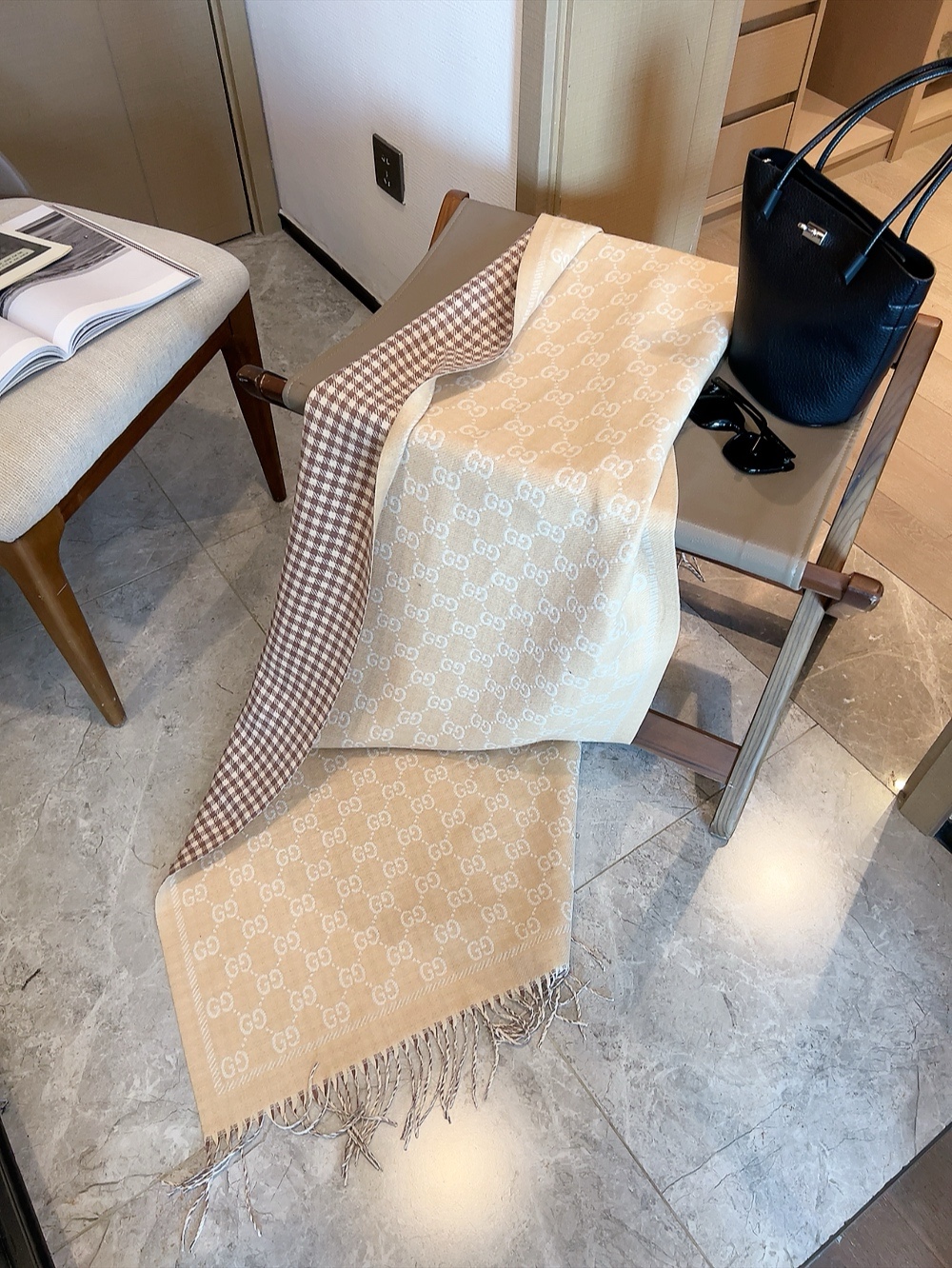 GUCCI 二つ面デザイン スカーフ 4色入 - 画像 3
