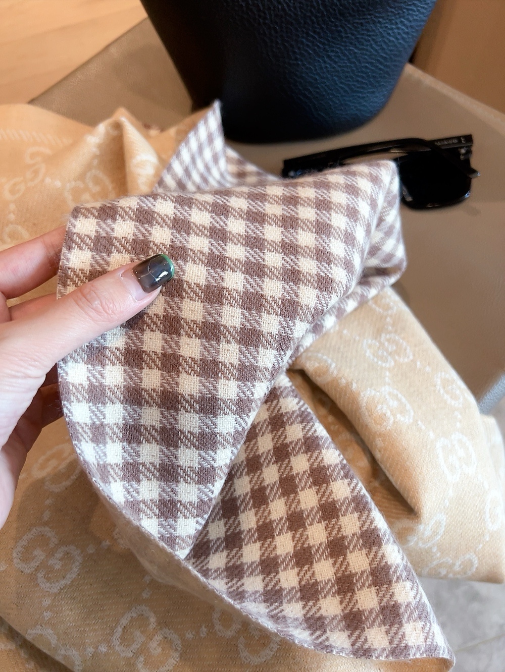 GUCCI 二つ面デザイン スカーフ 4色入 - 画像 4