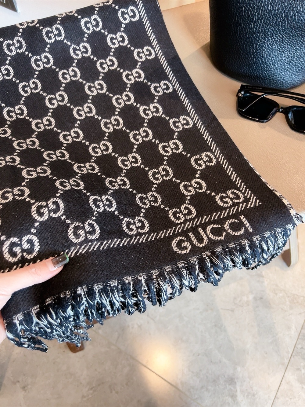 GUCCI マフラー ブラック 2色入 - 画像 3