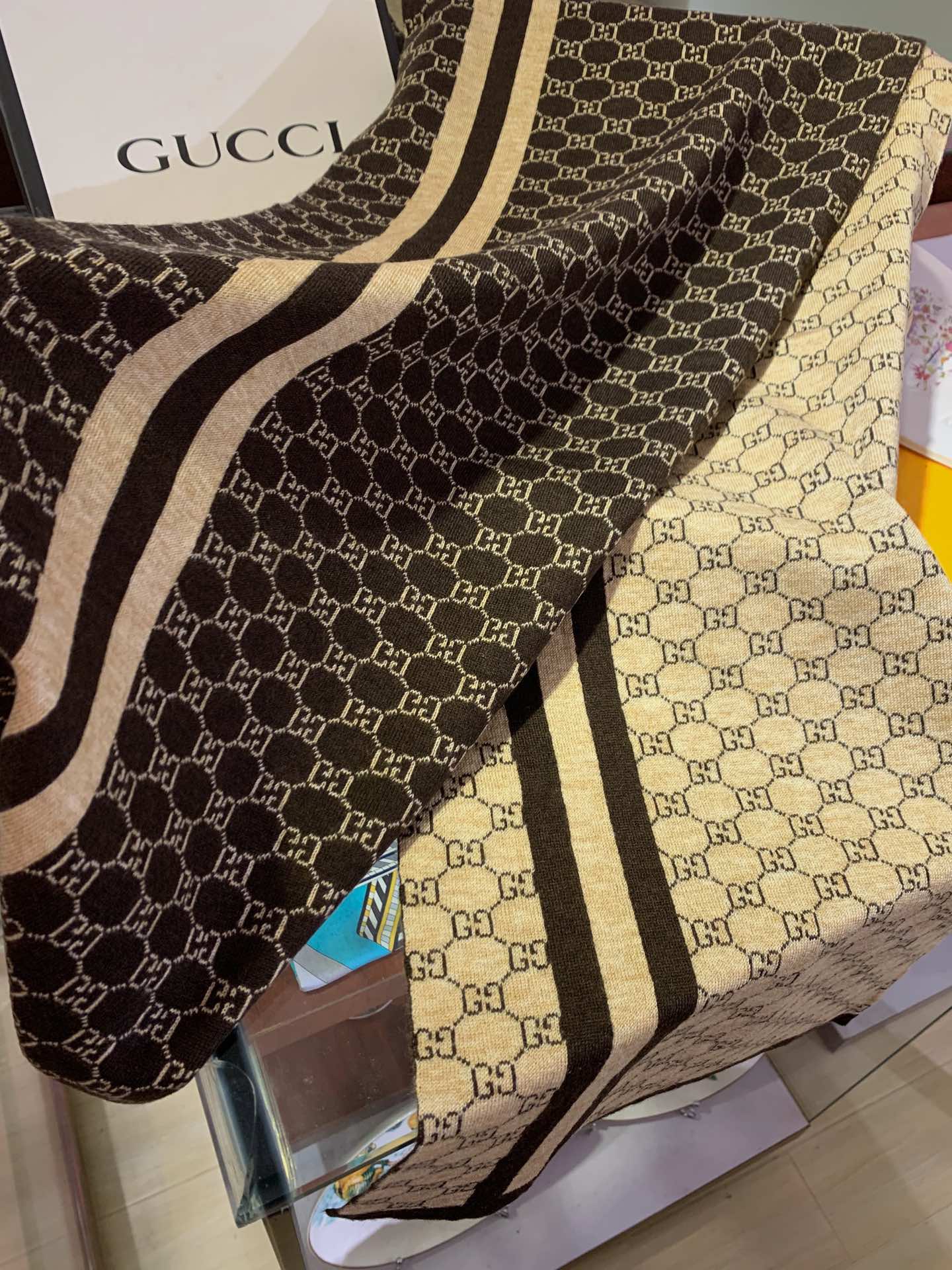 GUCCI セーター風スカーフ 4色入 男女兼用 レディース メンズ - 画像 5
