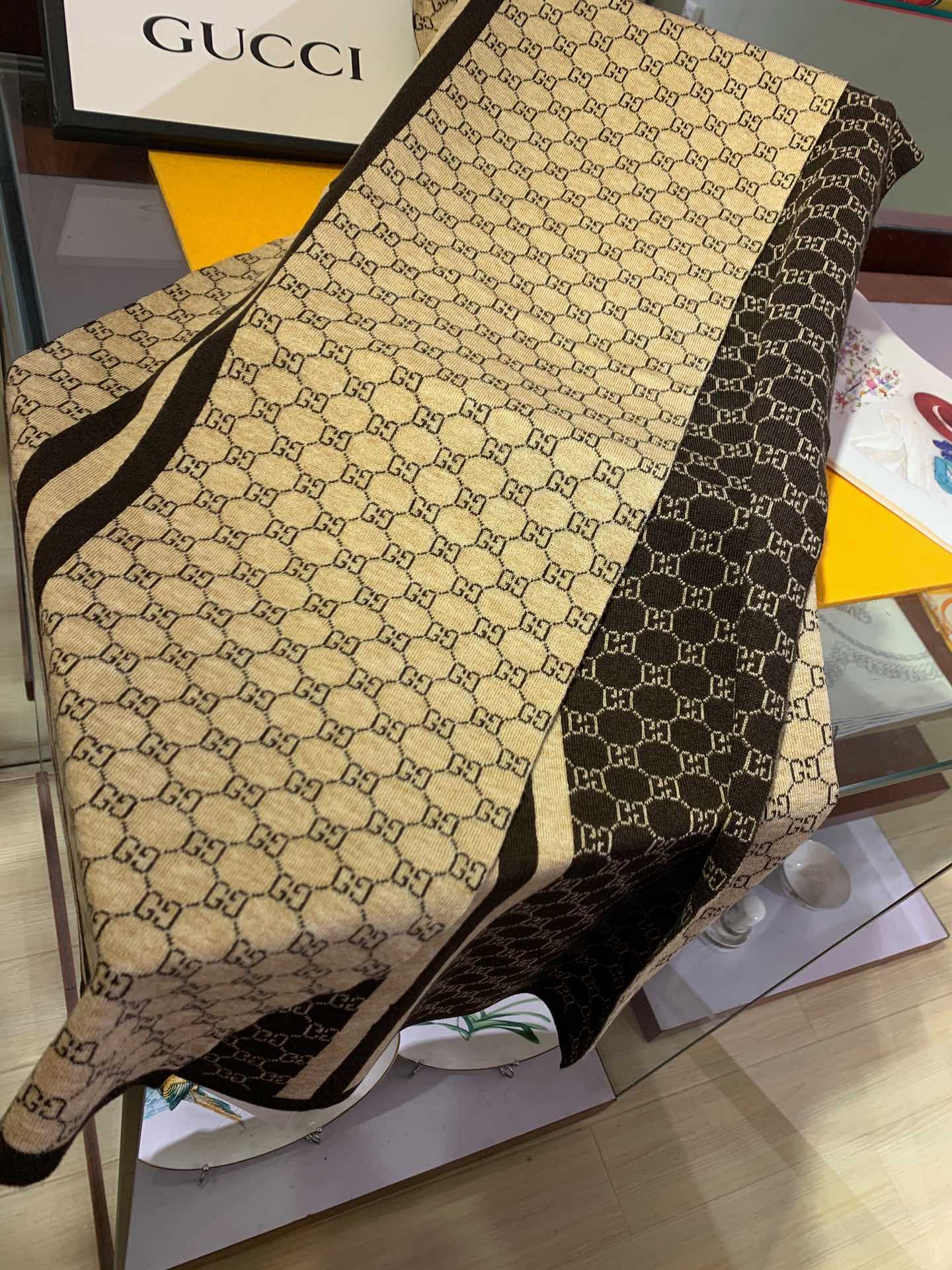 GUCCI セーター風スカーフ 4色入 男女兼用 レディース メンズ - 画像 6
