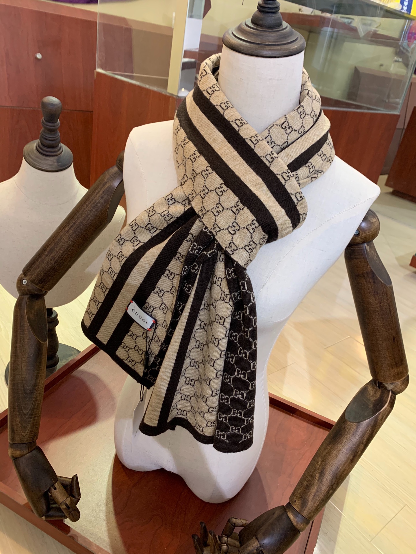 GUCCI セーター風スカーフ 4色入 男女兼用 レディース メンズ - 画像 8