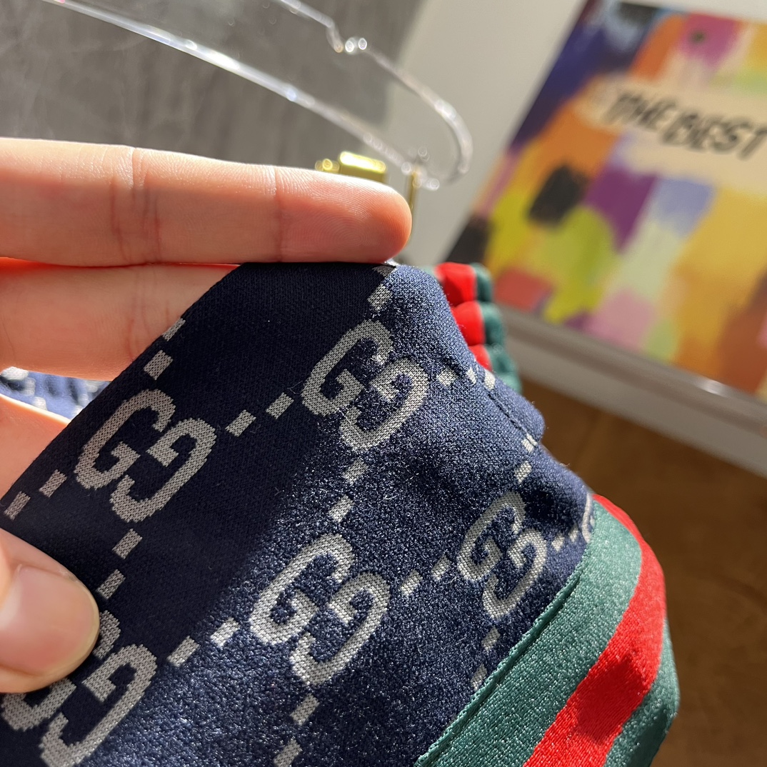 GUCCI パンツ 2色入 メンズ レギンス ダークネイビー レッド、グリーンストライプ - 画像 5