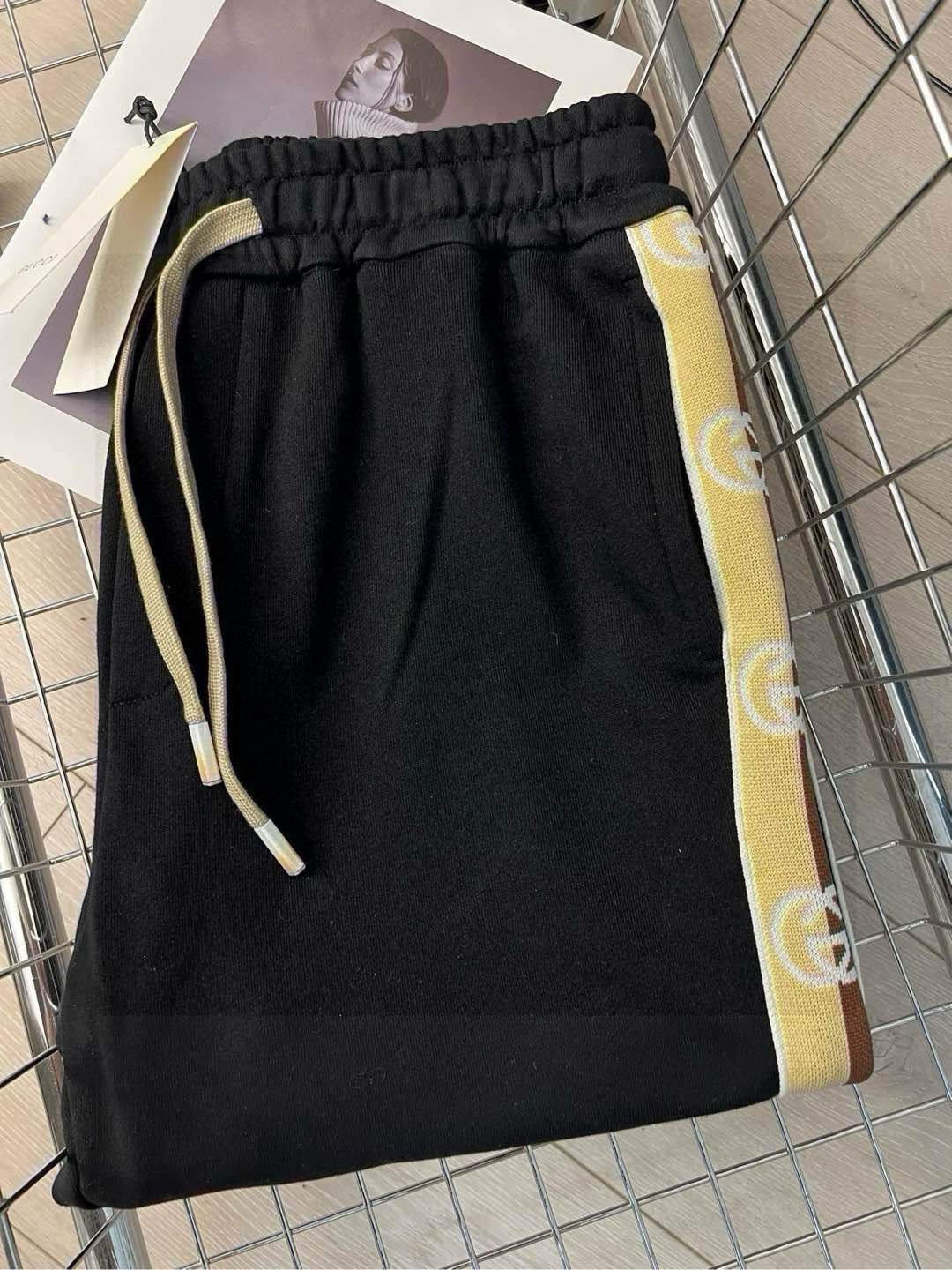 GUCCI メンズ スウェットパンツ ブラック 3色入 - 画像 7