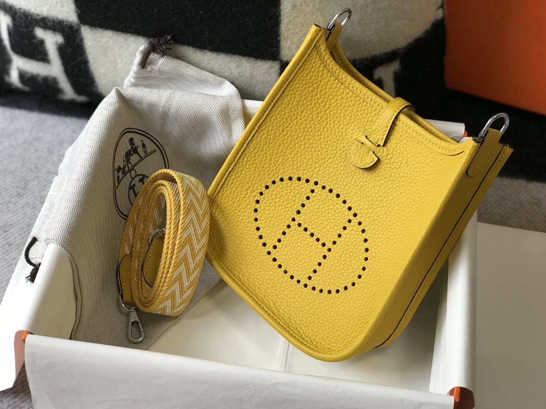 エレガントな HERMES Mini Evelyne 9色展開 🌈 9色セット 🌈 人気のミニポーチ レディースバッグ 9色入