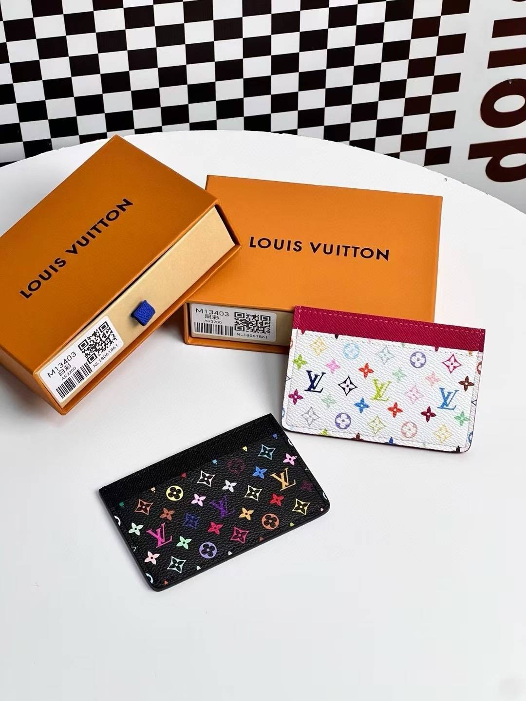 ルイヴィトン LOUIS VUITTON モノグラム ダミエ 長財布 二つ折り財布 レディース ブラック ホワイト ピンク レッド