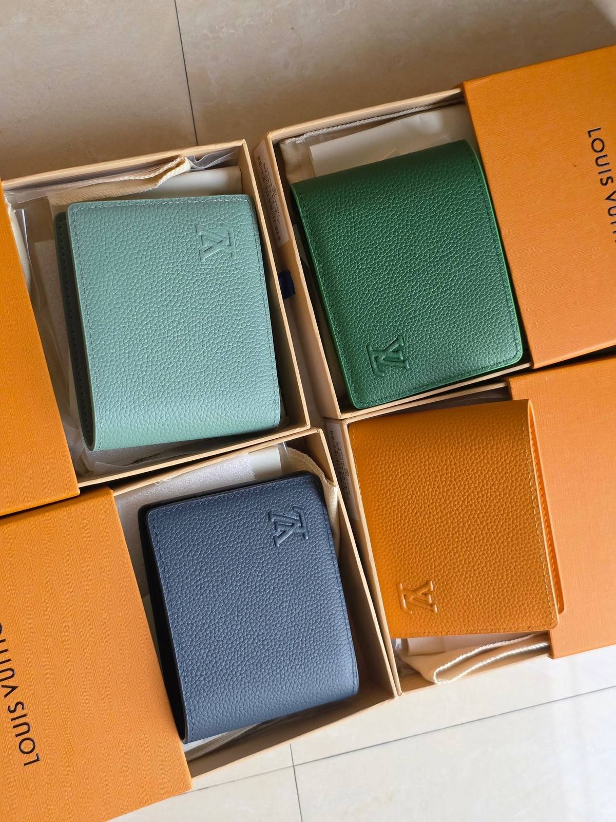 LOUIS VUITTON ルイヴィトン ダミエ モノグラム 二つ折り財布 長財布 レディース メンズ ユニセックス ブラック ホワイト ベージュ ゴールド金具 - 画像 4