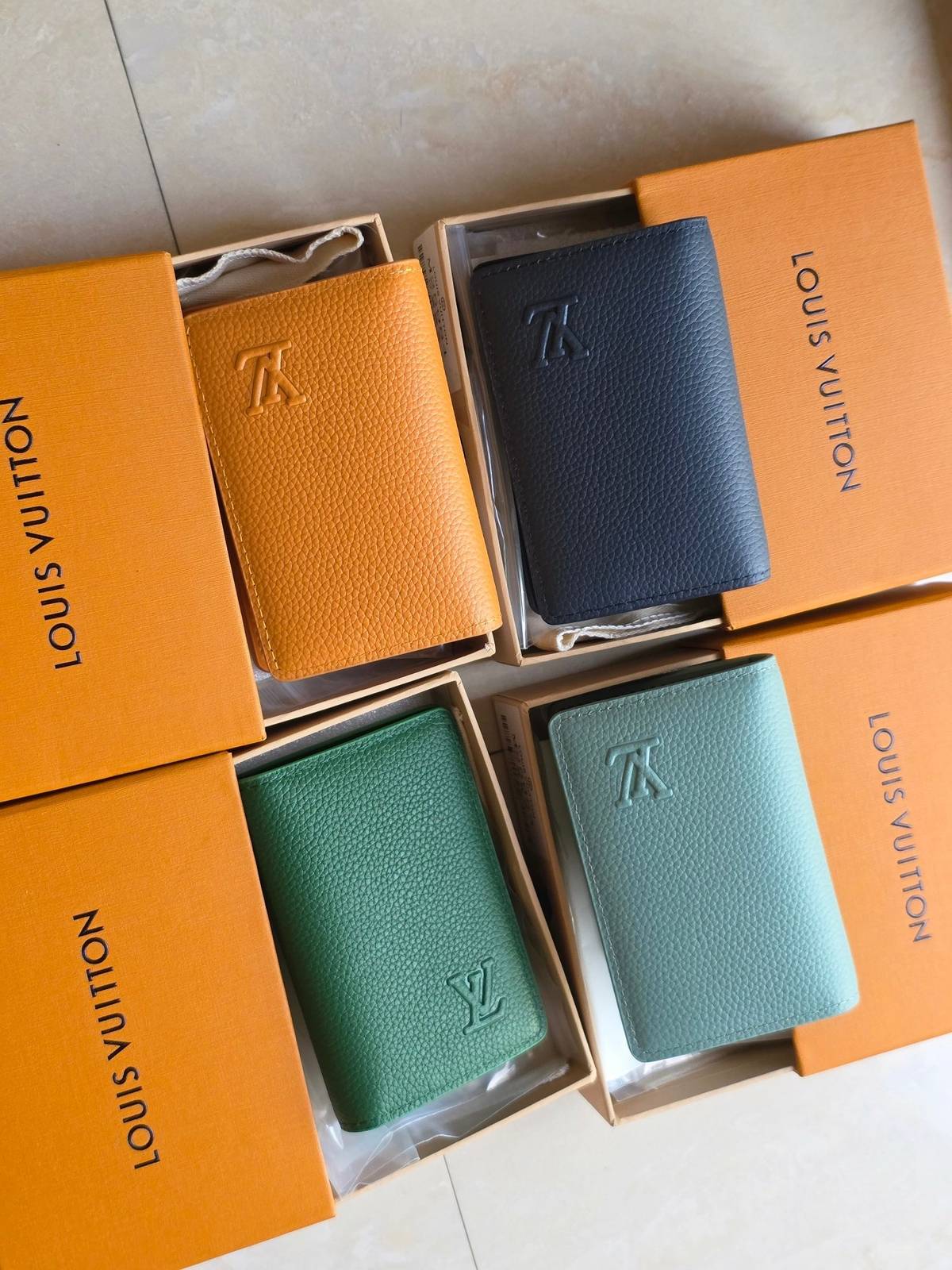 LOUIS VUITTON ルイヴィトン ダミエ モノグラム 二つ折り財布 長財布 レディース メンズ ユニセックス ブラック ホワイト ベージュ ゴールド金具 - 画像 5