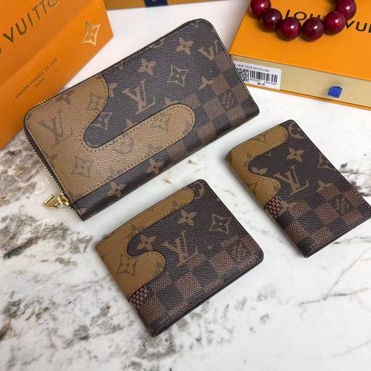 LOUIS VUITTON ルイヴィトン ダミエ モノグラム 二つ折り財布 長財布 レディース メンズ ユニセックス ブラック ホワイト ベージュ ゴールド金具 - 画像 7