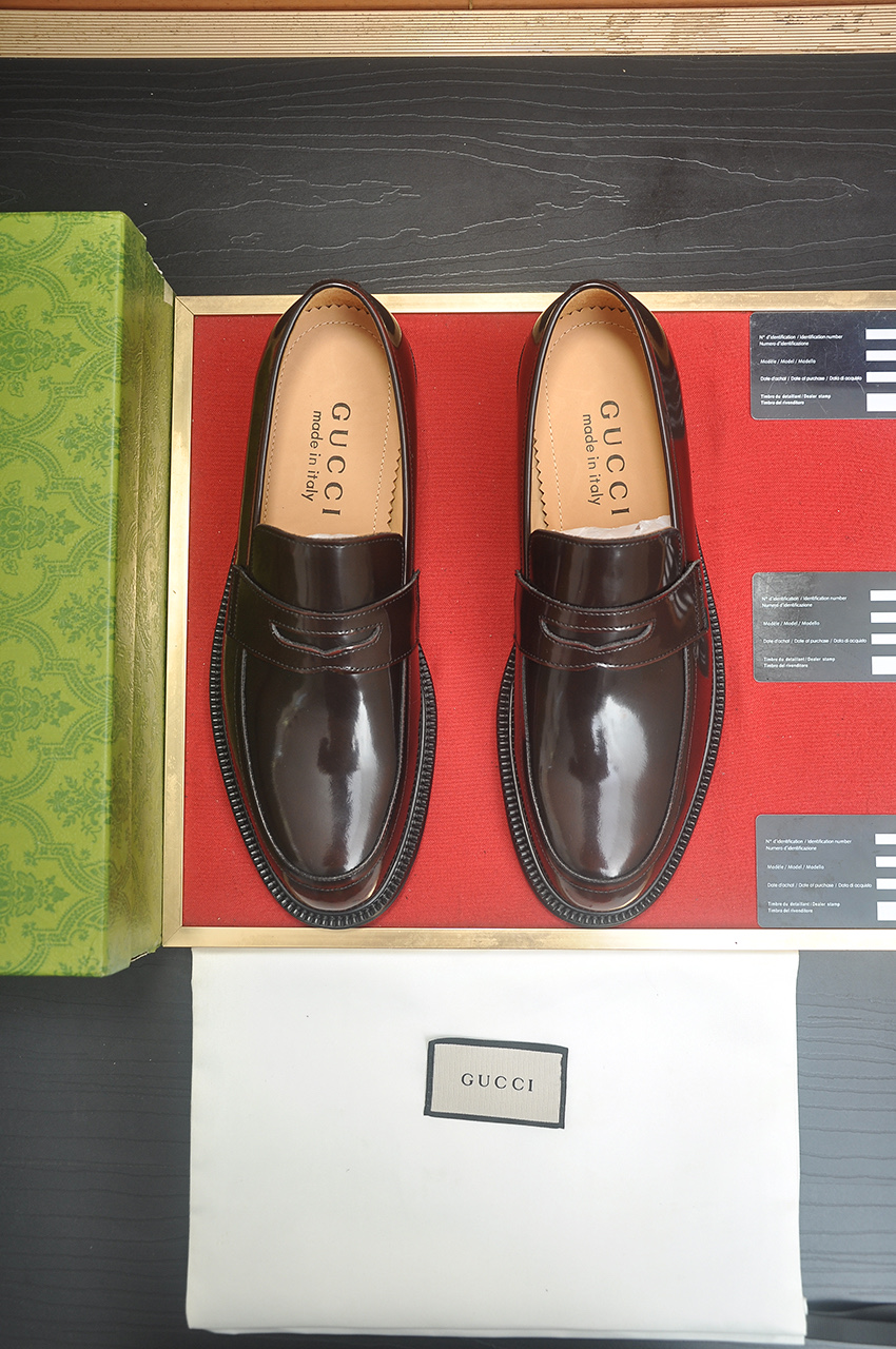 GUCCI メンズ ローファー ブラック 本革 41サイズ 1色入 💼