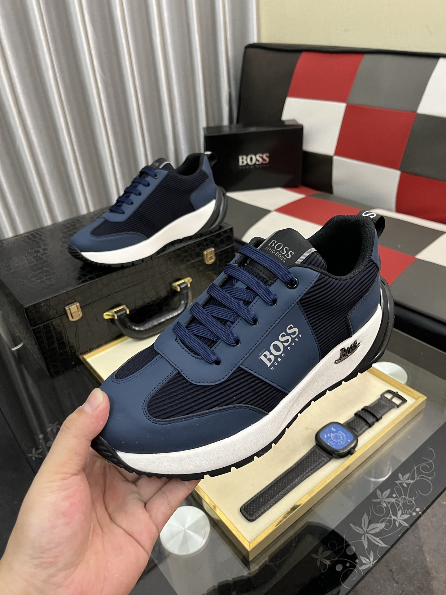 高級感のある BOSS メンズスニーカー ブルーブラック 2色展開 🎯 - 画像 5