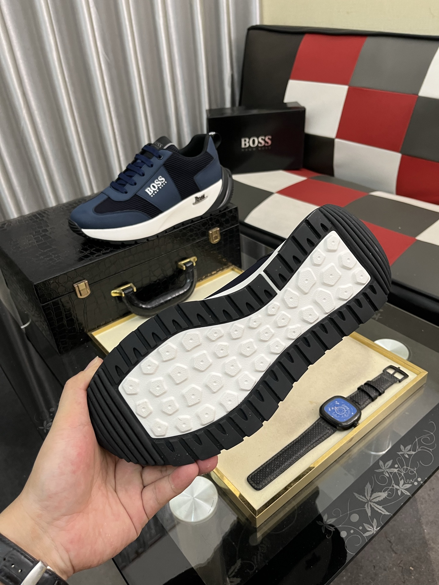 高級感のある BOSS メンズスニーカー ブルーブラック 2色展開 🎯 - 画像 9
