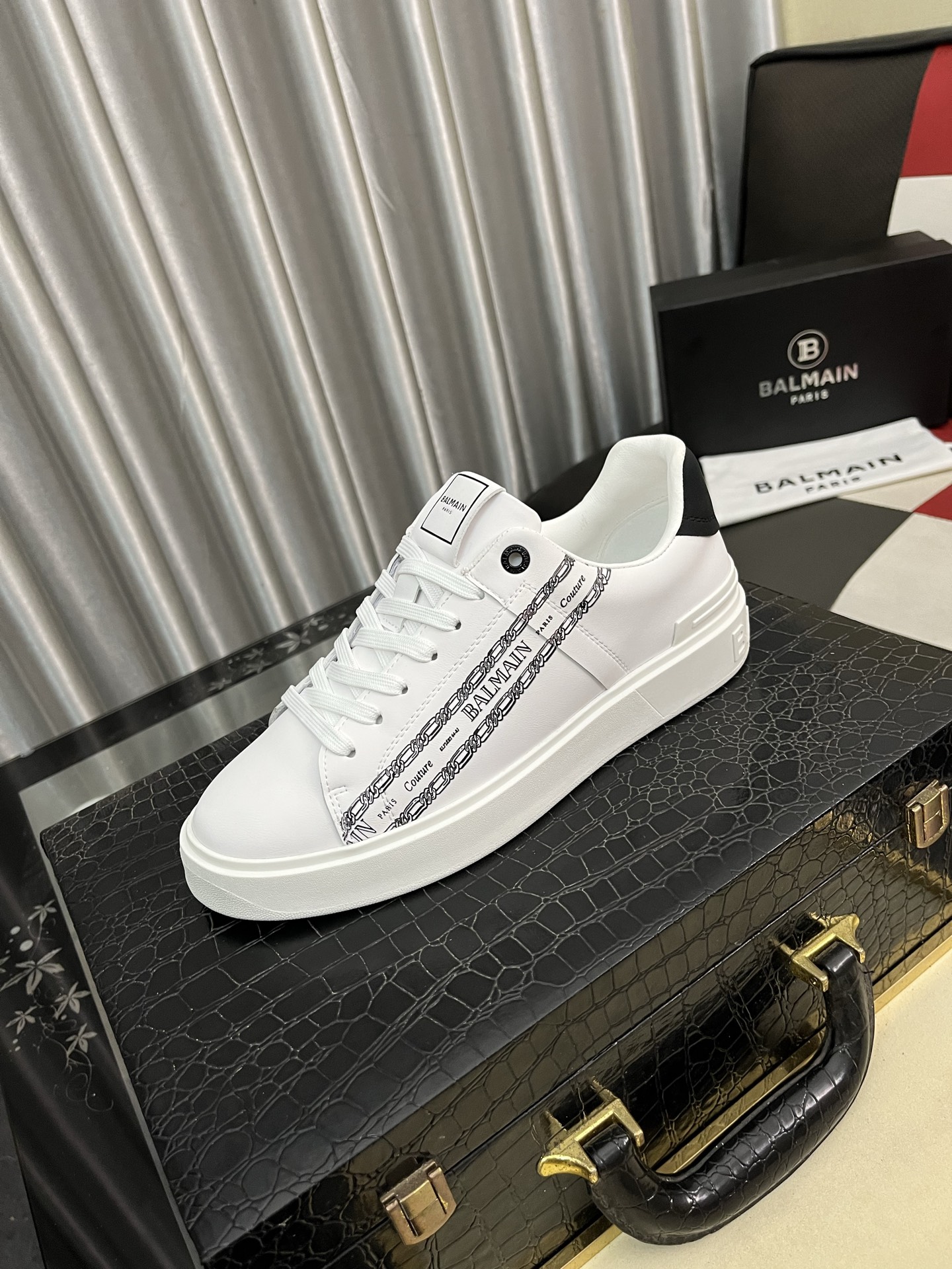 BALMAIN パリ  メンズ スニーカー 白 1色 ᐅ