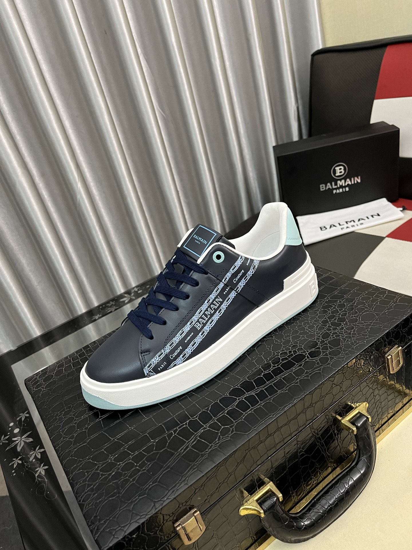 BALMAIN メンズ スニーカー ブルーブラック ファッション ブランド シューズ 1足 64文字