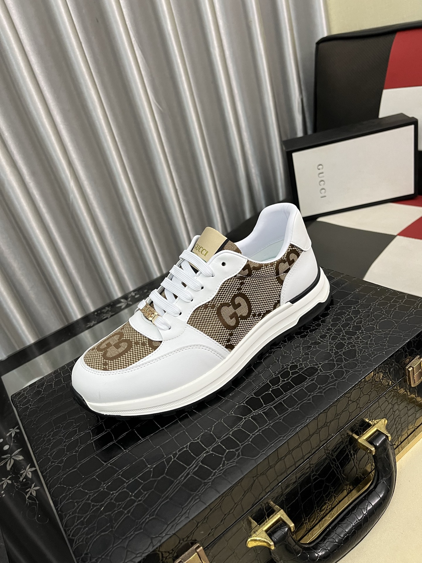 グッチ 限定 メンズ スニーカー ホワイト ブラウン 2色展開 🐎