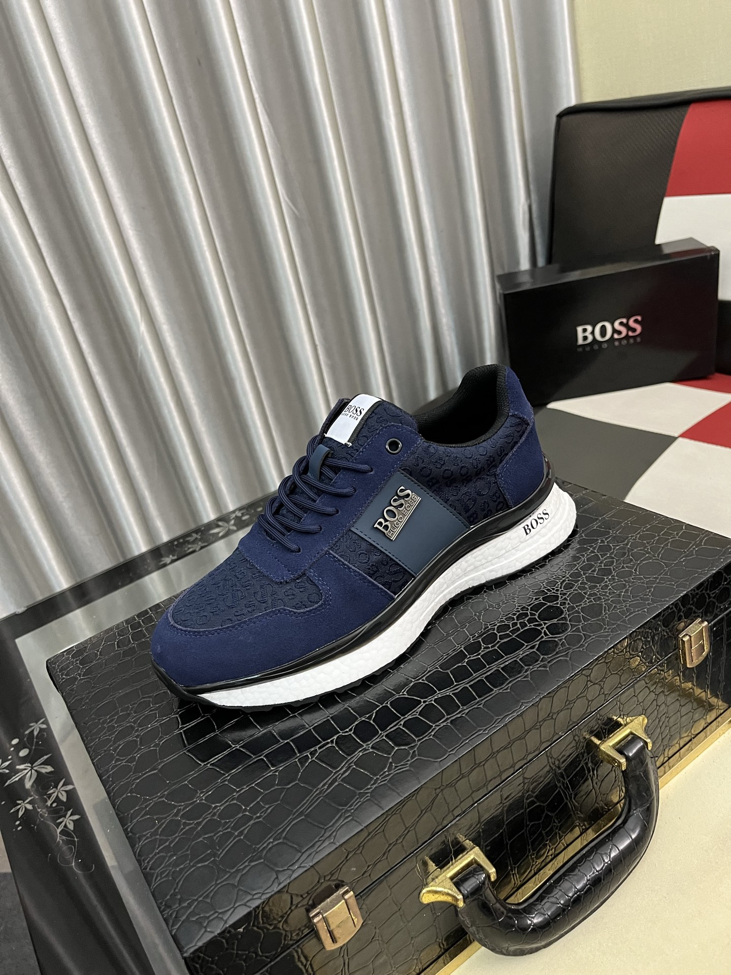 HUGO BOSS メンズ スニーカー ブルー 一足 62 本格的な履き心地 サイズ展開豊富 🦿