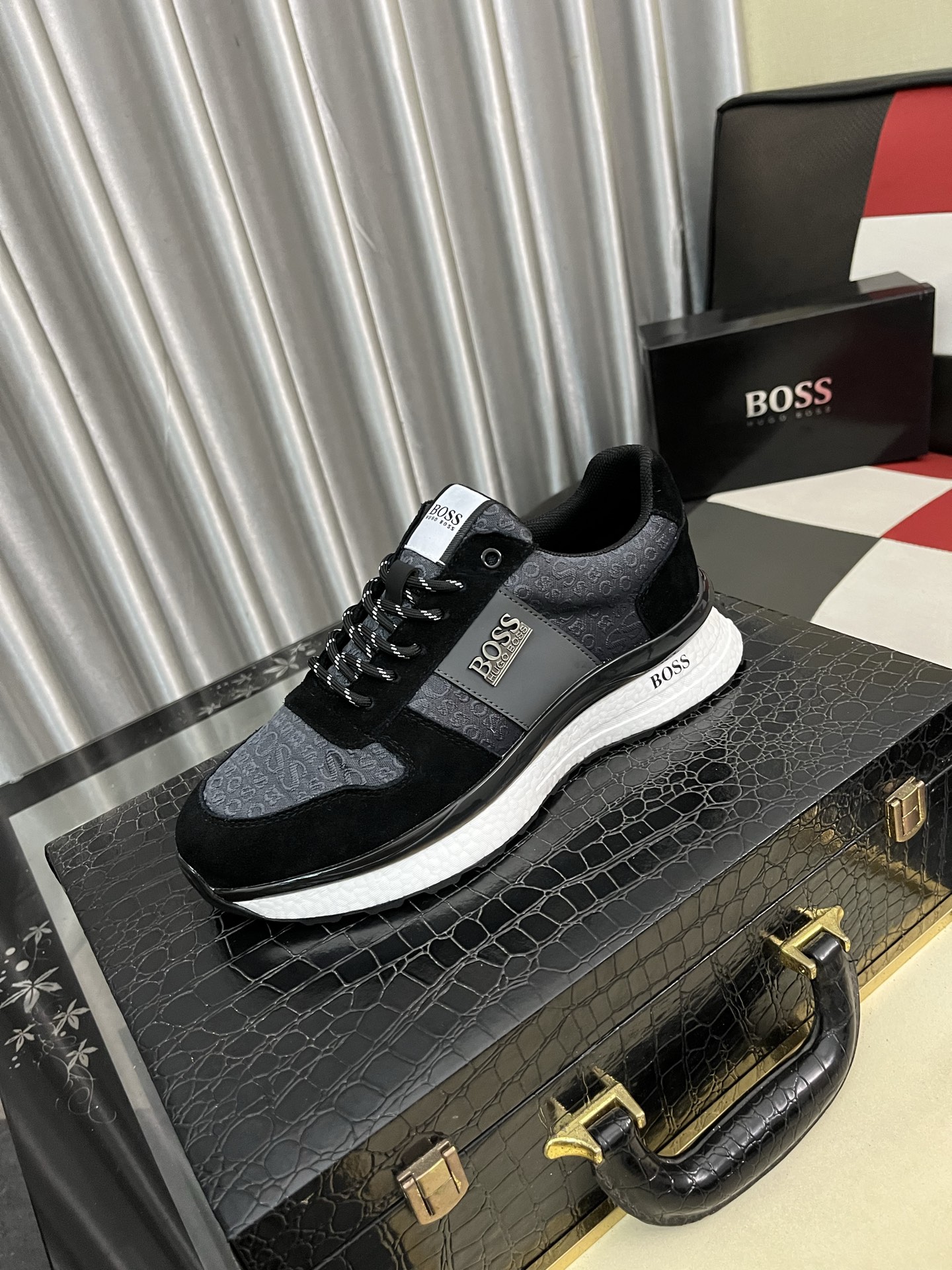 HUGO BOSS  men's sneakers  ブラック ブラック 2色  メンズ スニーカー 60