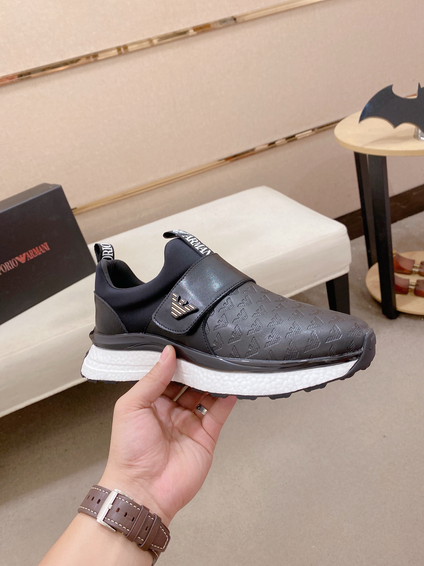 EMPORIO ARMANI  men's sneakers  ブラック  ファッション スニーカー  軽量  舒適  2色入 🖤👟 - 画像 4