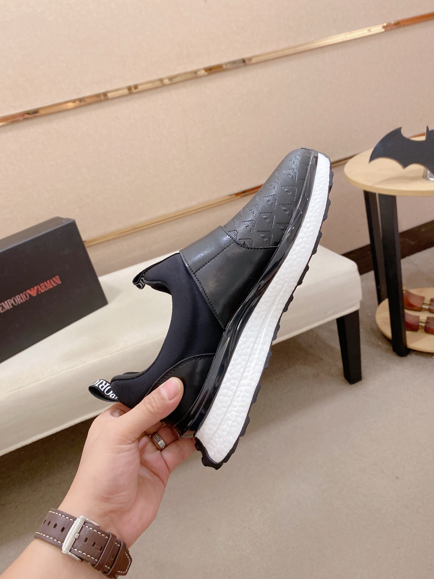 EMPORIO ARMANI  men's sneakers  ブラック  ファッション スニーカー  軽量  舒適  2色入 🖤👟 - 画像 5