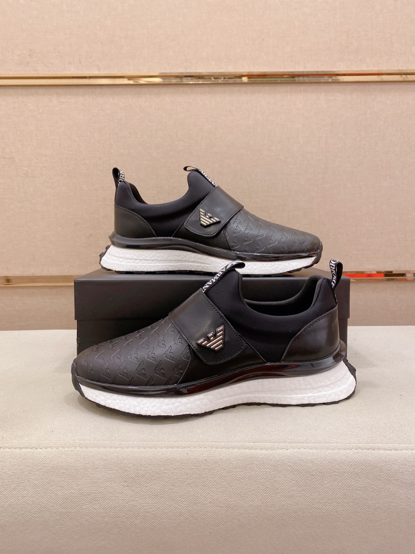 EMPORIO ARMANI  men's sneakers  ブラック  ファッション スニーカー  軽量  舒適  2色入 🖤👟 - 画像 7