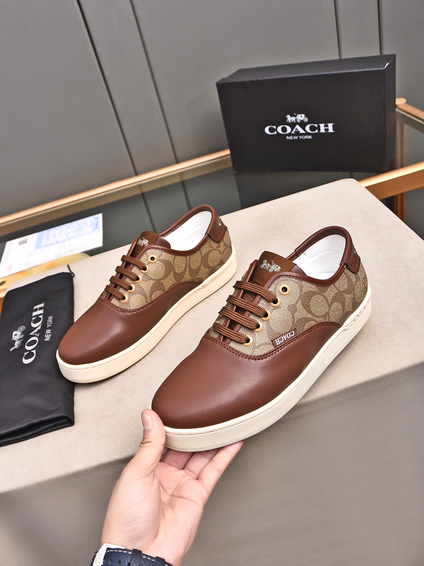 COACH メンズ スニーカー 2色 本革 ブラウン ブラック 送料無料 🎁 - 画像 2
