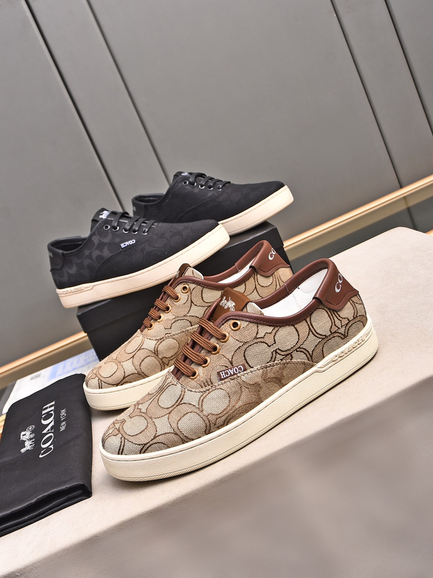 COACH メンズ スニーカー 黒 ベージュ 2色 2色入 🥾 - 画像 9