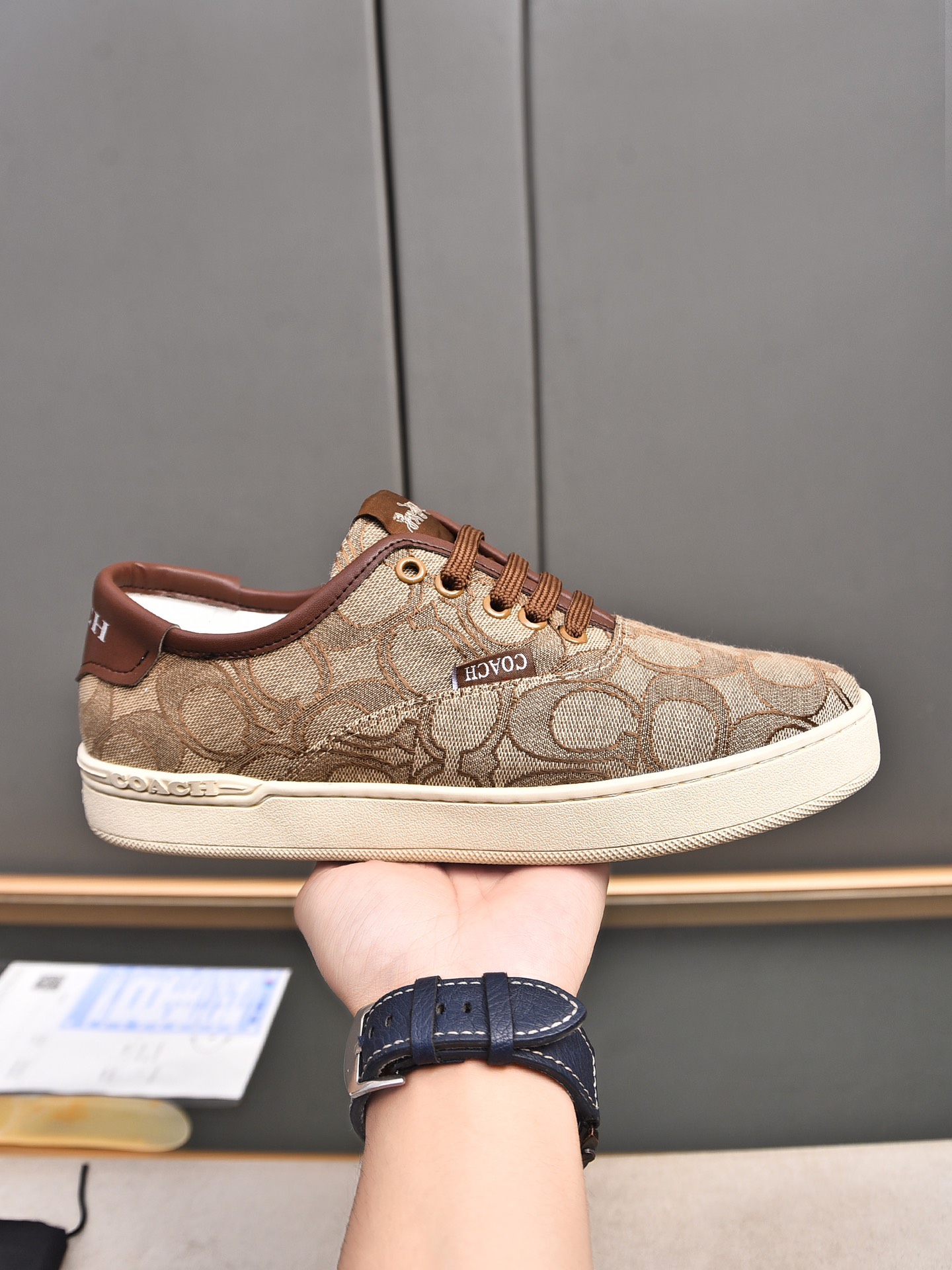 COACH メンズ スニーカー カメリア柄 ブラウン 3色入 🥾