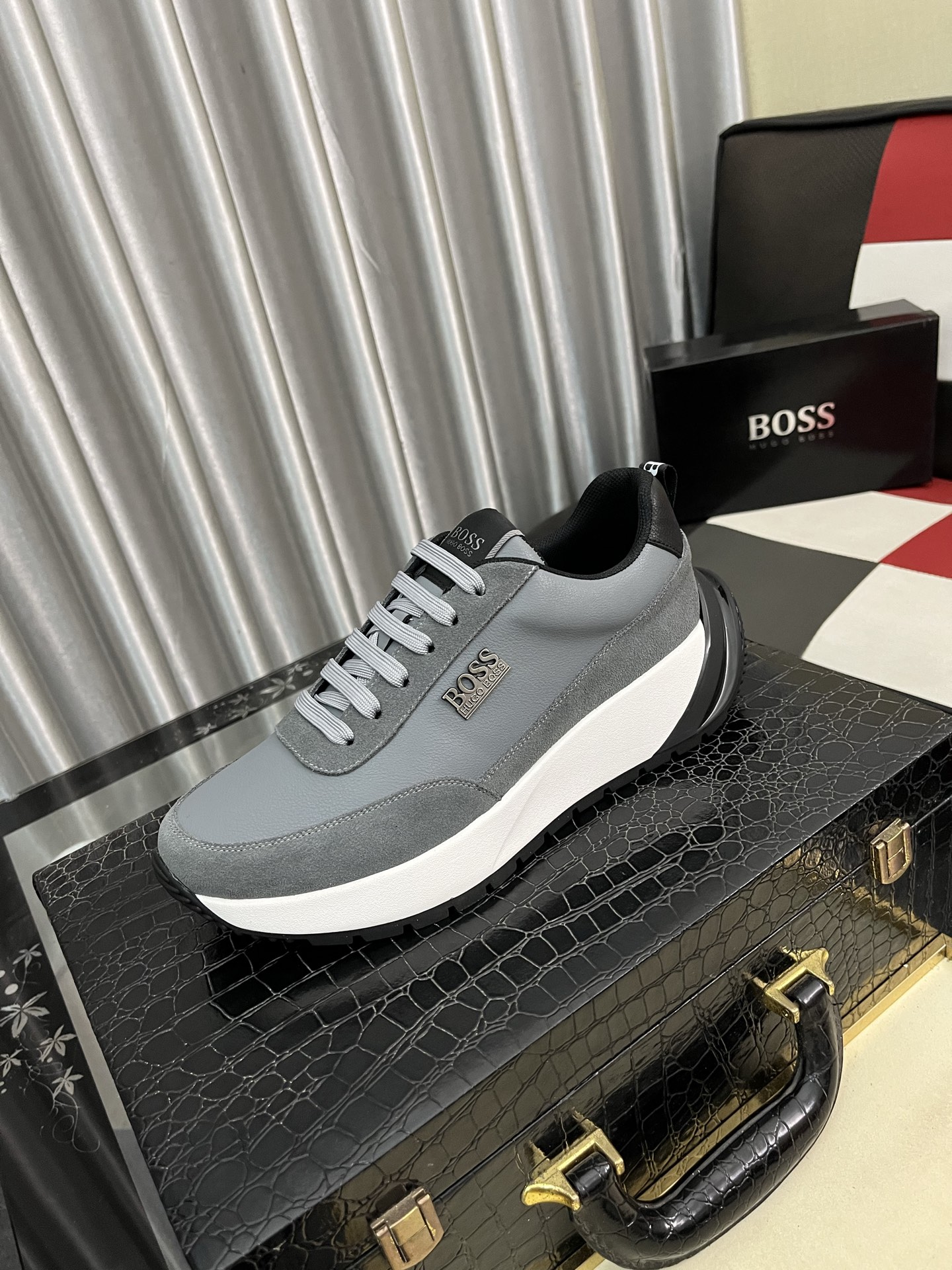 HUGO BOSS 男士运动鞋 灰色 4色 2024新作 🟨