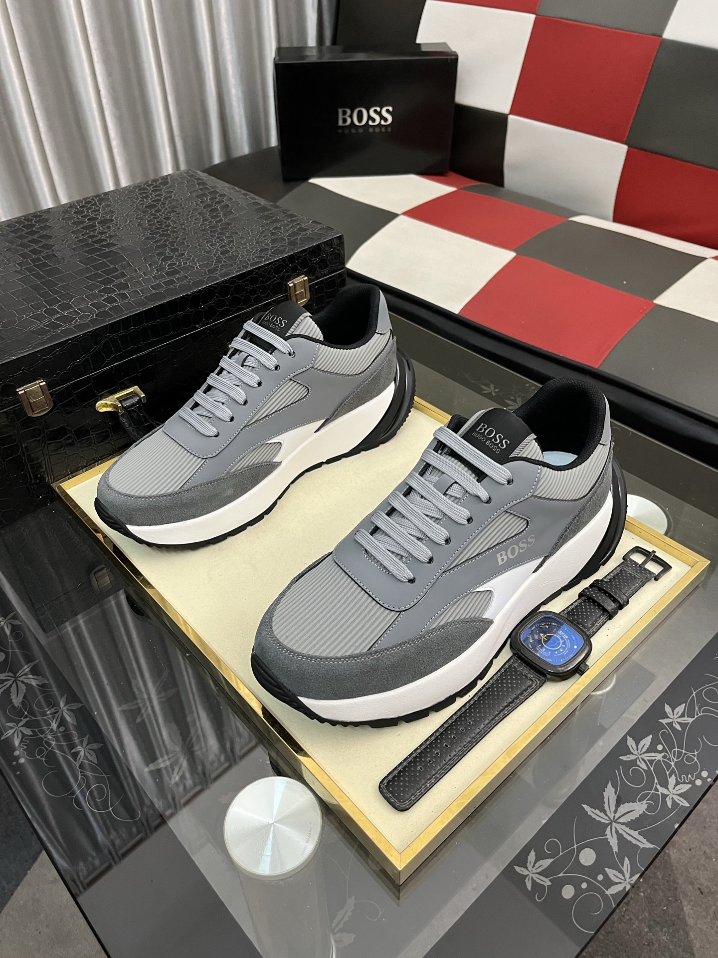 HUGO BOSS メンズスニーカー 4色展開 グレー ローカット ブラックアウト ファッションスニーカー 🥾 - 画像 2