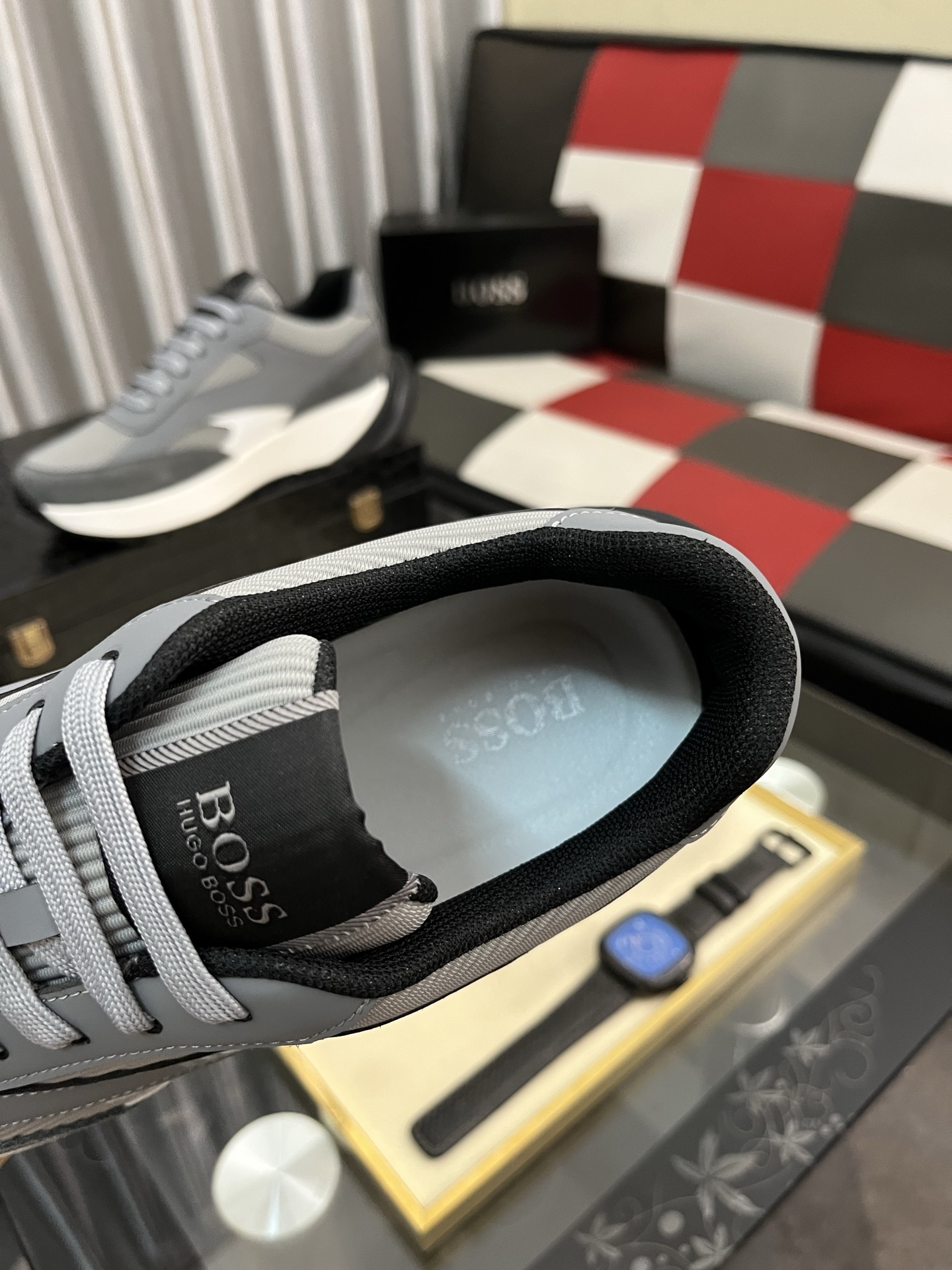 HUGO BOSS メンズスニーカー 4色展開 グレー ローカット ブラックアウト ファッションスニーカー 🥾 - 画像 8