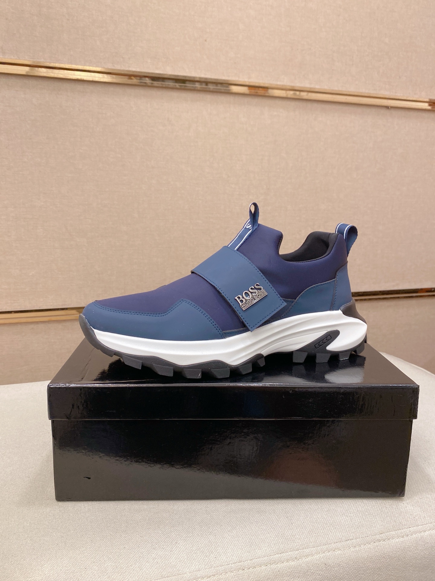 HUGO BOSS メンズ ローカットスニーカー ブルー 2色 4色入 🧦