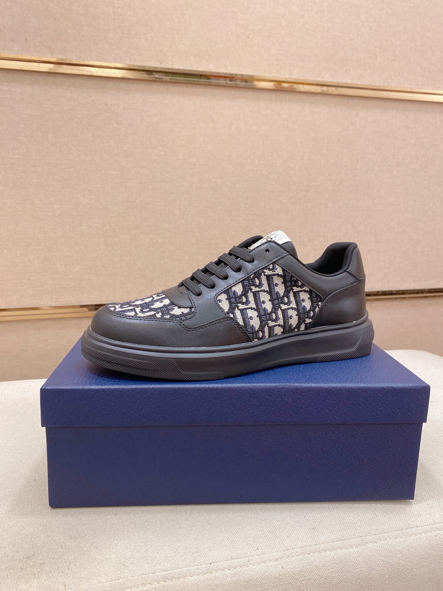 Dior メンズ スニーカー 黒 ディオール ダブルD ロゴ プラットフォーム 2色入 🖤
