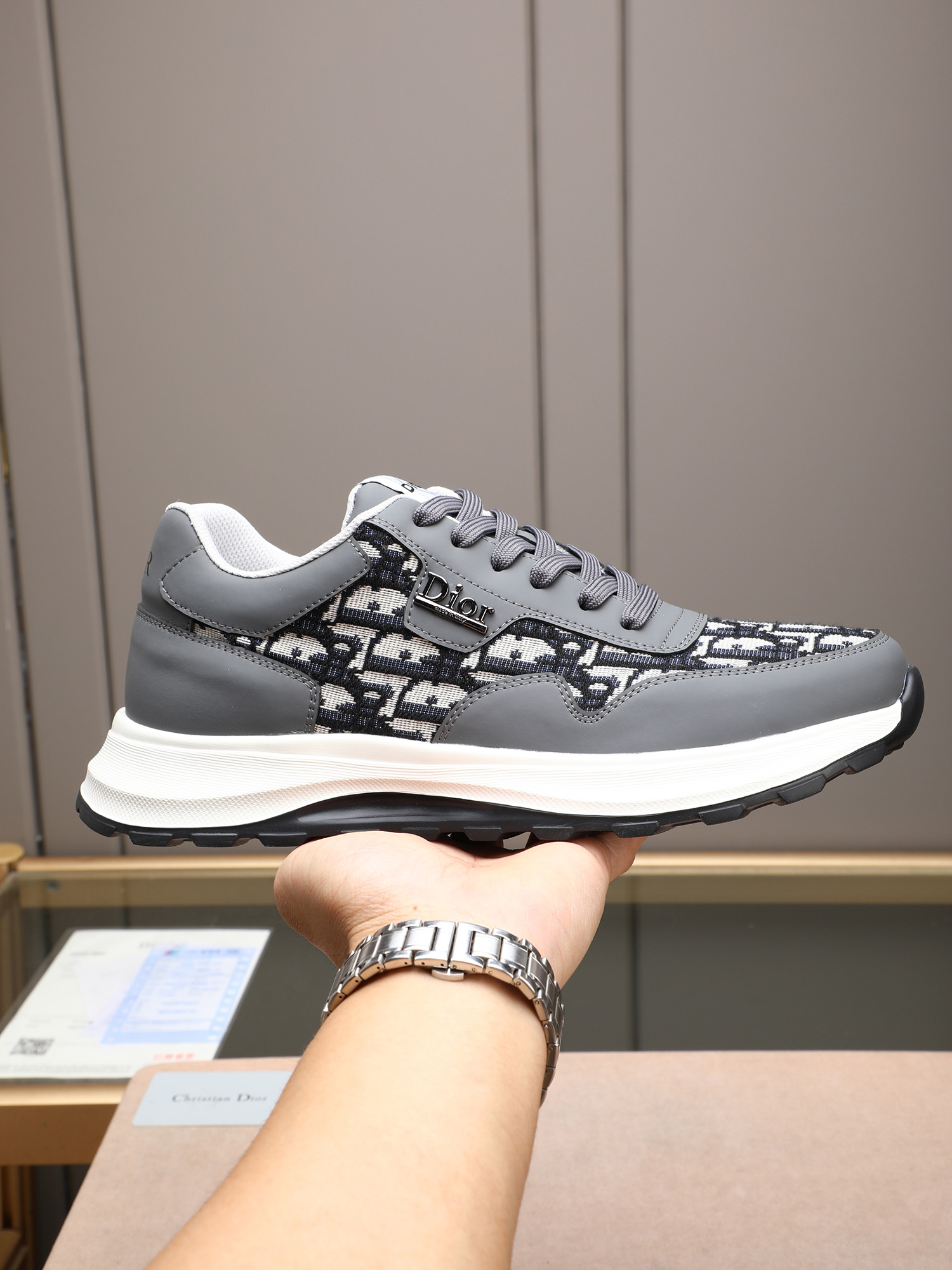 Dior 男性スニーカー ディオール オーバーサイズ ファッション スニーカー 2色入 🥾