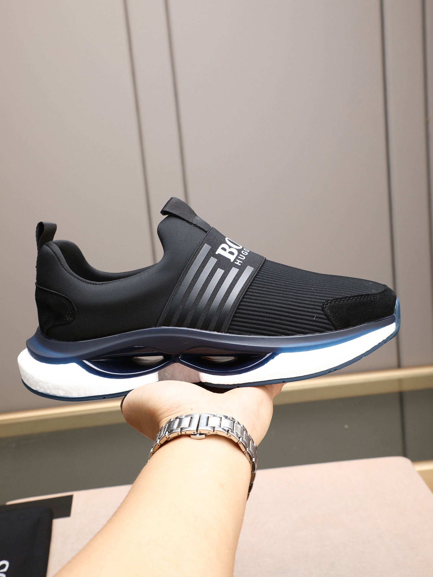 HUGO BOSS メンズ スニーカー 黒 ブラック ファッション シューズ 5色選べる 🎯