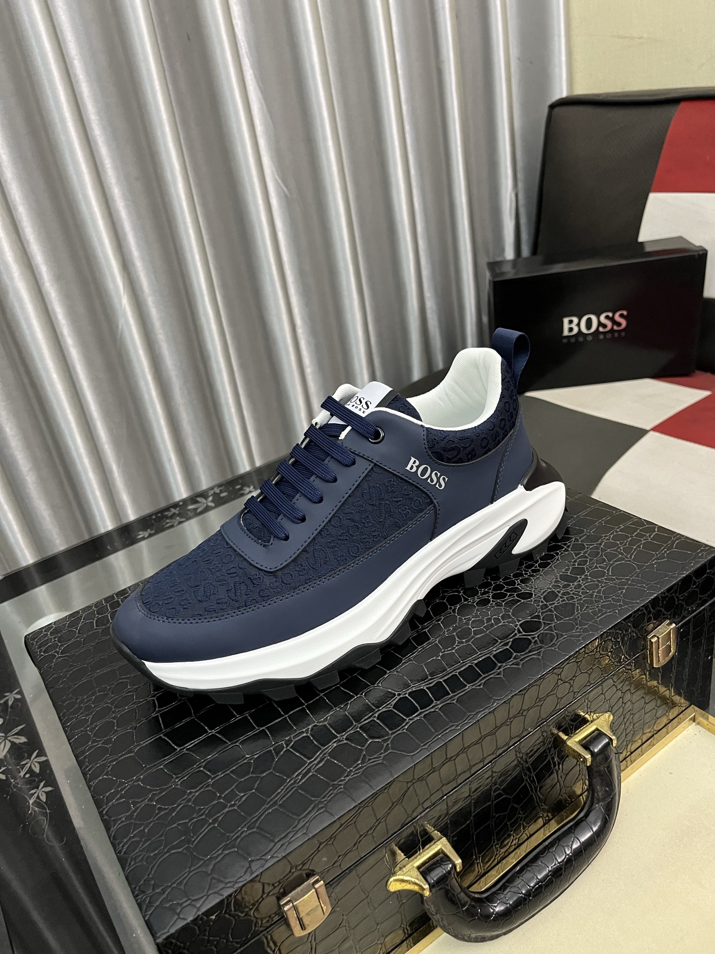 HUGO BOSS メンズ スニーカー ブルー 4色 デザイン性高い シューズ 🎩