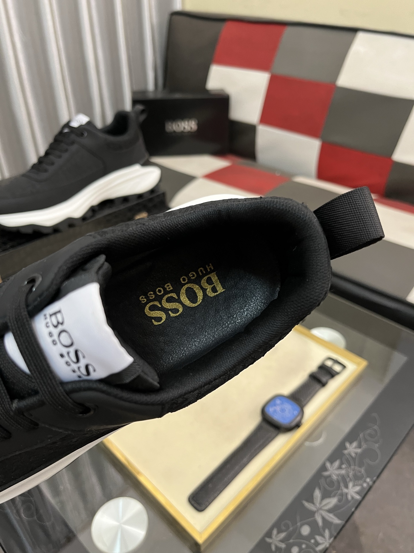 【HUGO BOSS】 メンズ スニーカー ブラック 白ソール 4色入 🎩 - 画像 8