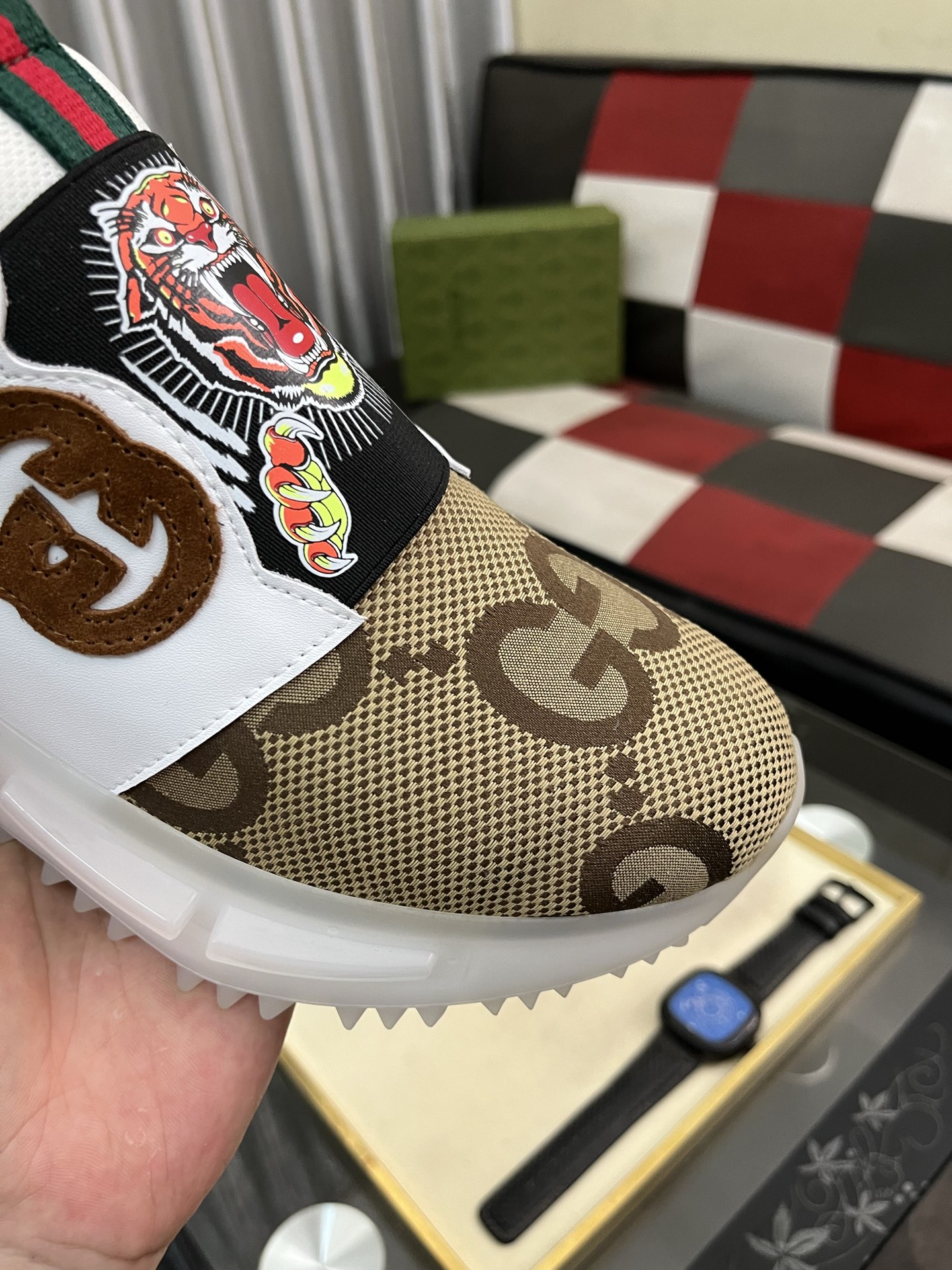 グッチ メンズ スニーカー タイガーデザイン 2色入 🐯 62文字 - 画像 6