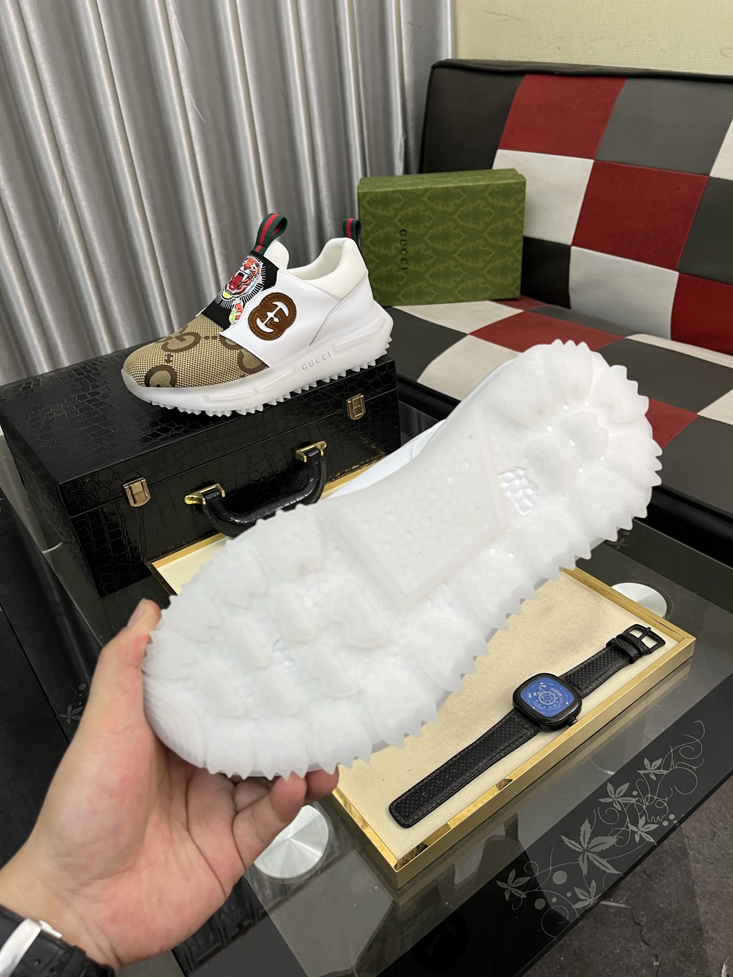グッチ メンズ スニーカー タイガーデザイン 2色入 🐯 62文字 - 画像 9