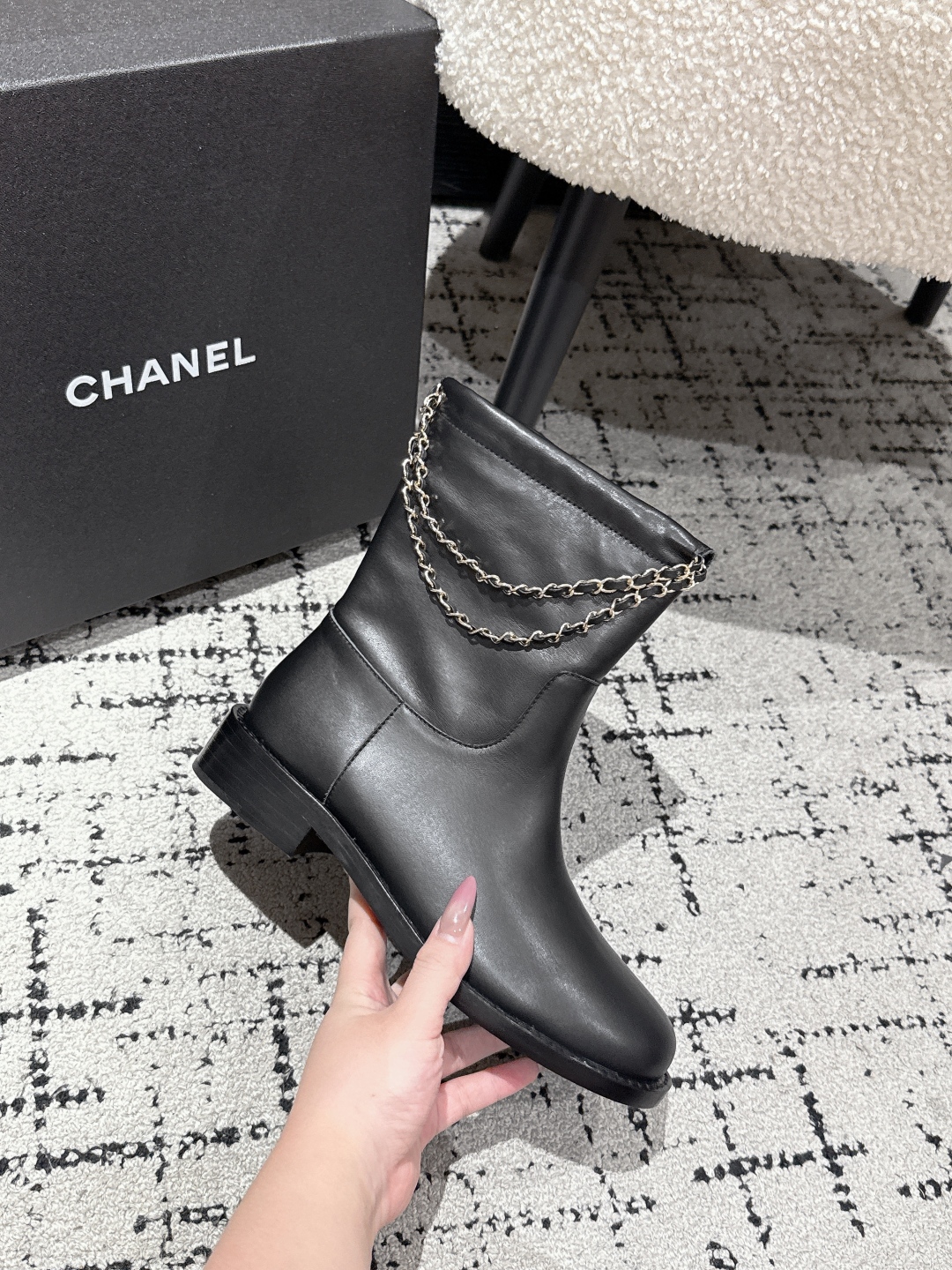 CHANEL ブーツ レディース 黒 チェーン フラット 脚首丈 靴 1足 37サイズ 💼 - 画像 5