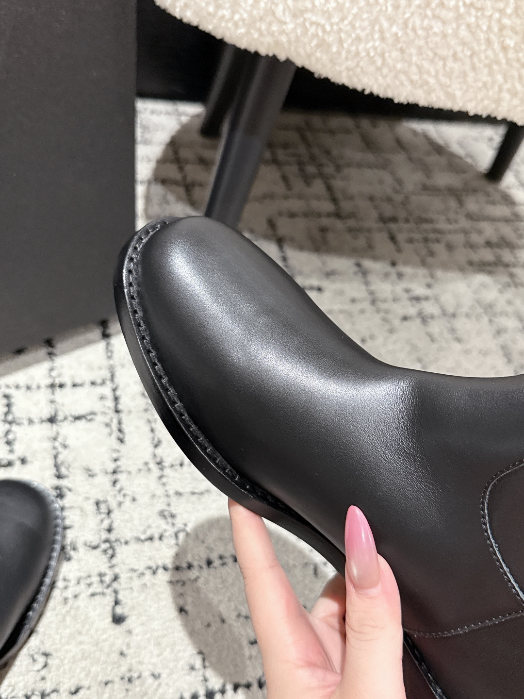 CHANEL ブーツ レディース 黒 チェーン フラット 脚首丈 靴 1足 37サイズ 💼 - 画像 6