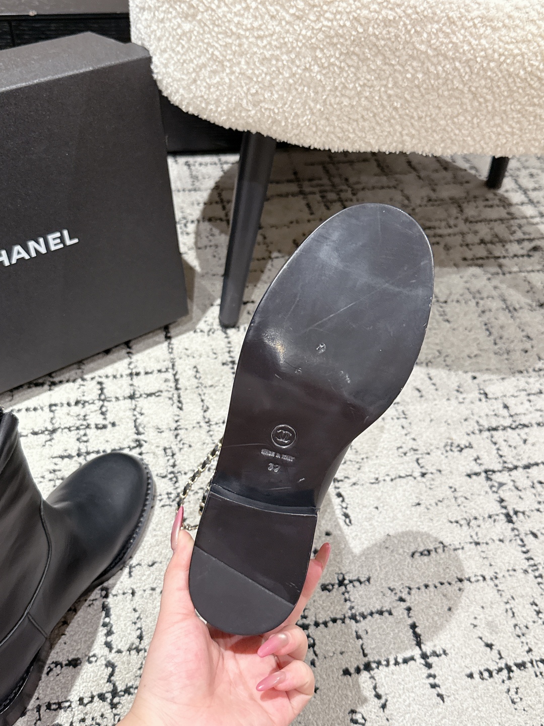 CHANEL ブーツ レディース 黒 チェーン フラット 脚首丈 靴 1足 37サイズ 💼 - 画像 9