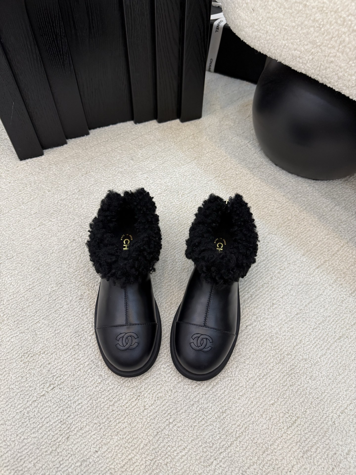 シャネル レディース シューズ 黒 ファー付き ブーツ 4色入 🖤 - 画像 9