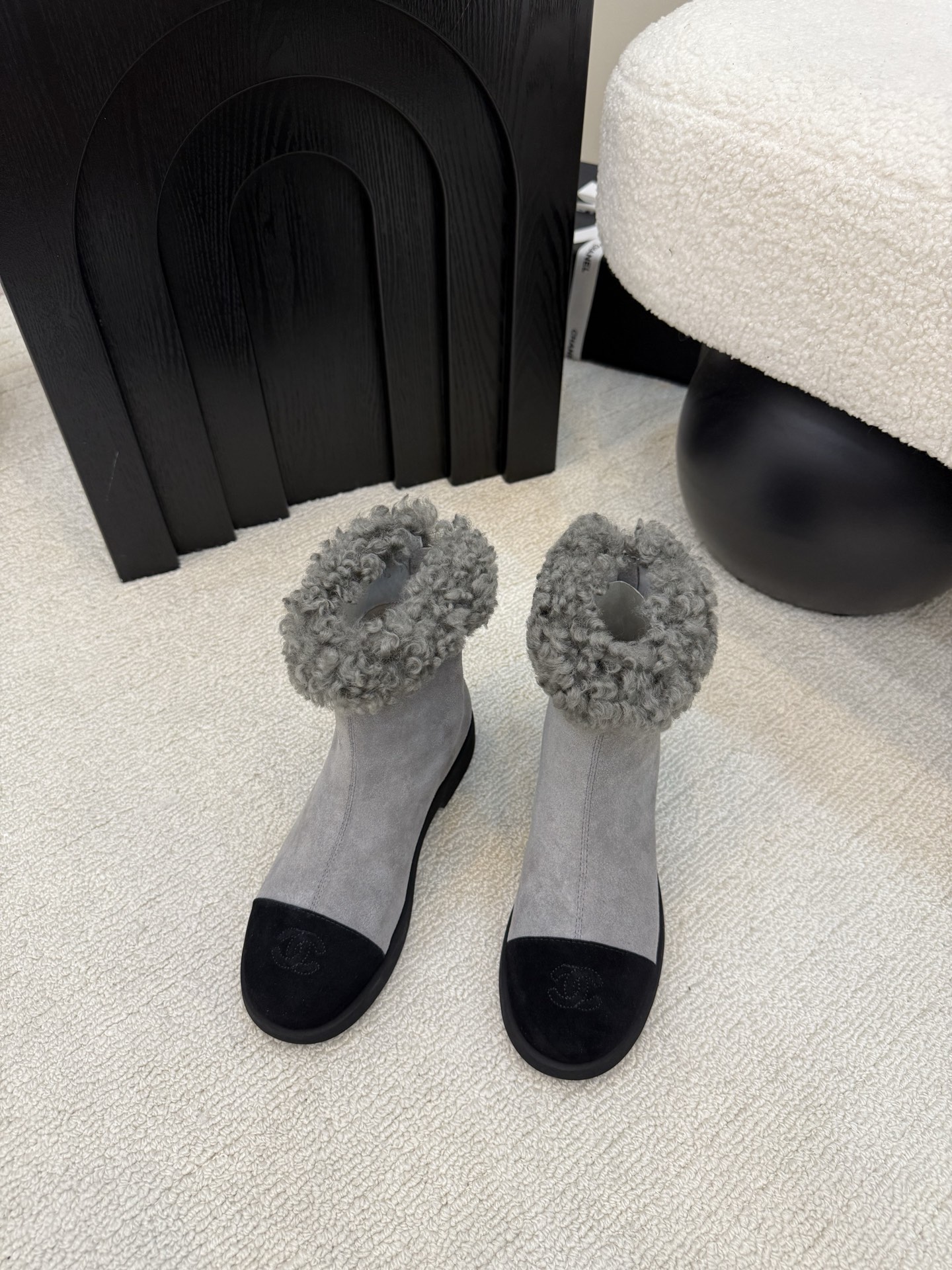 シャネル ショートブーツ ファー付き グレー ブラック 2色 カップソール 保温 レディース 🧣