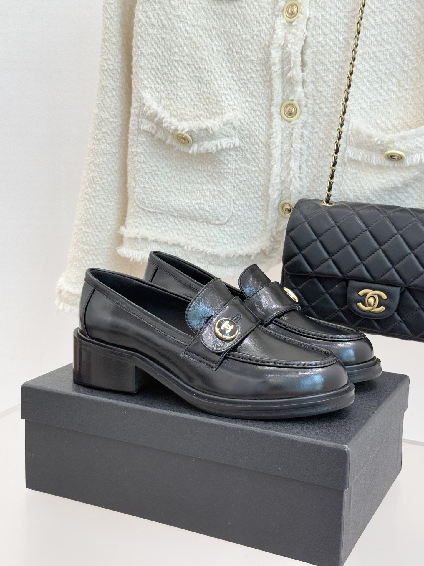 シャネル レディース ローファー 黒 シンプルデザイン 36.5 1足 ¥38,000 ⚡️
